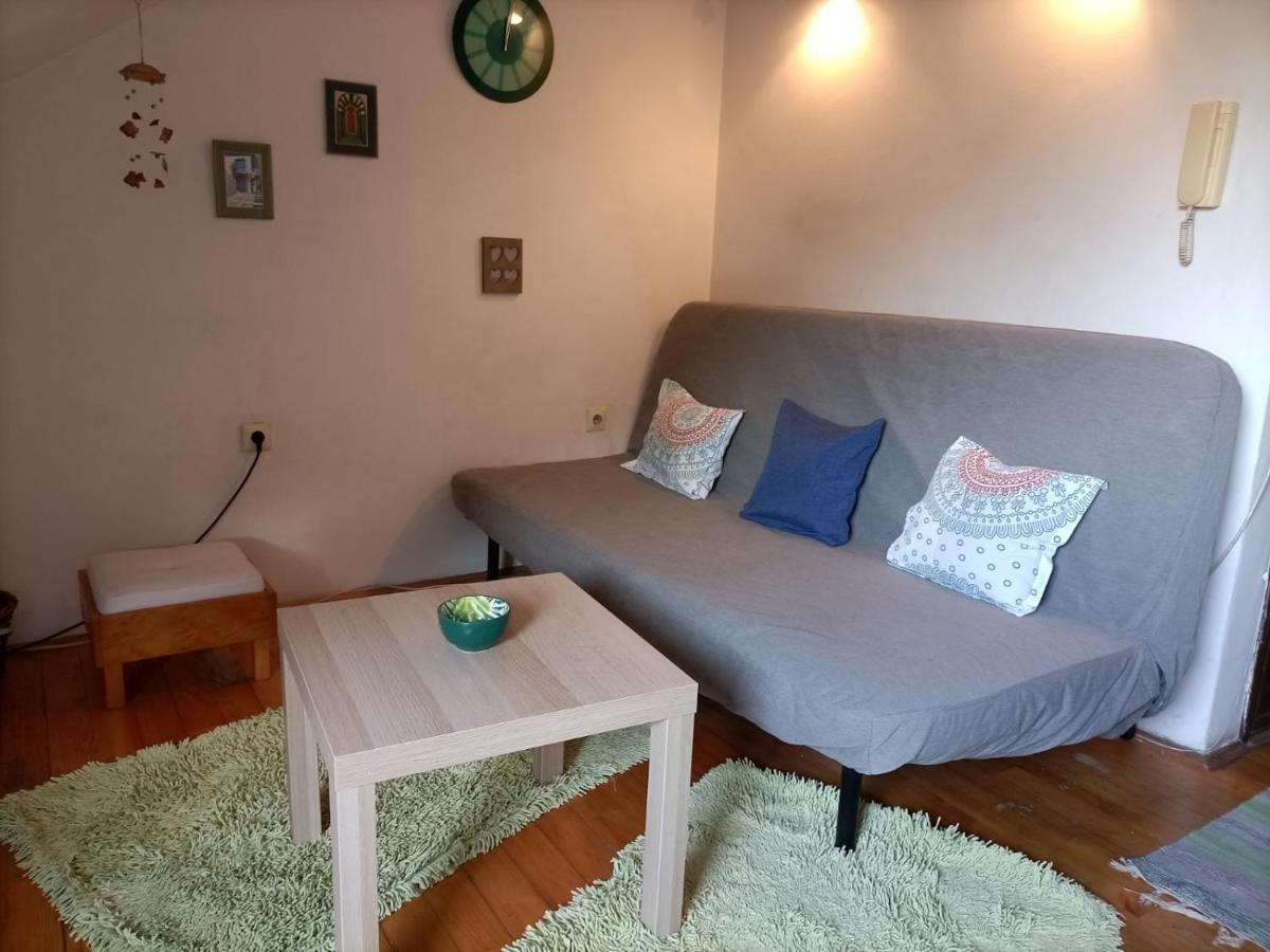 Apartman Lara Belgrado Buitenkant foto